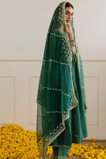 Emerald green embroidered chanderi kurta set