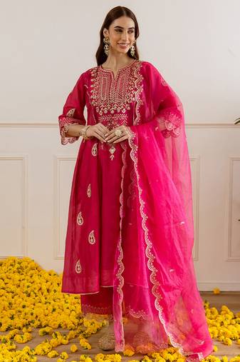 Magenta embroidered chanderi kurta set