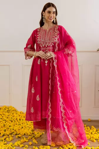 Magenta embroidered chanderi kurta set