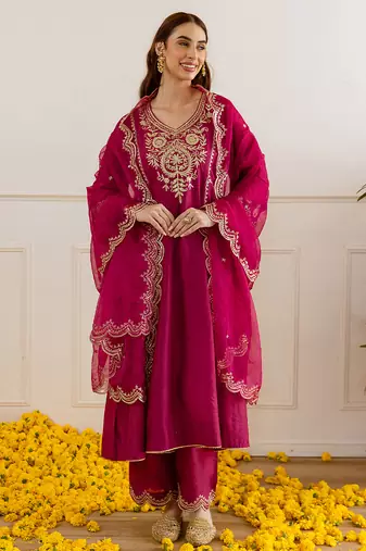 Red embroidered chanderi kurta set