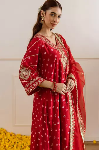 Red embroidered chanderi kurta set