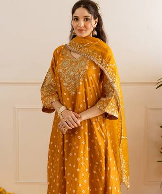 Mustard embroidered chanderi kurta set 5