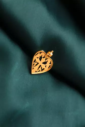 Gold-plated heart pendant with cross design