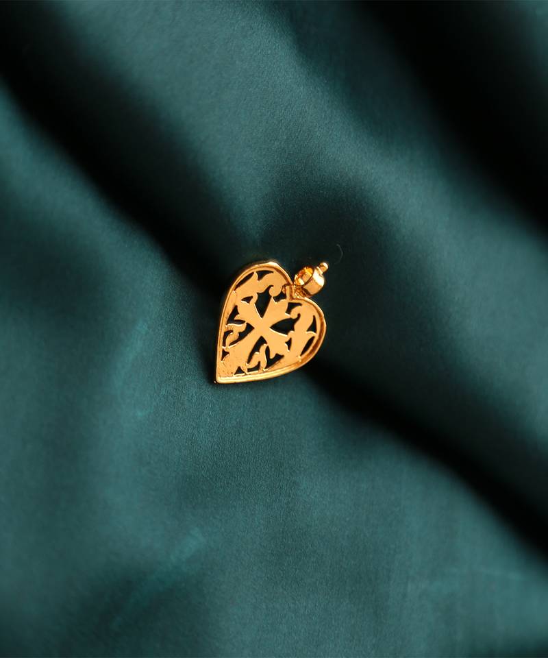 Gold-plated heart pendant with cross design