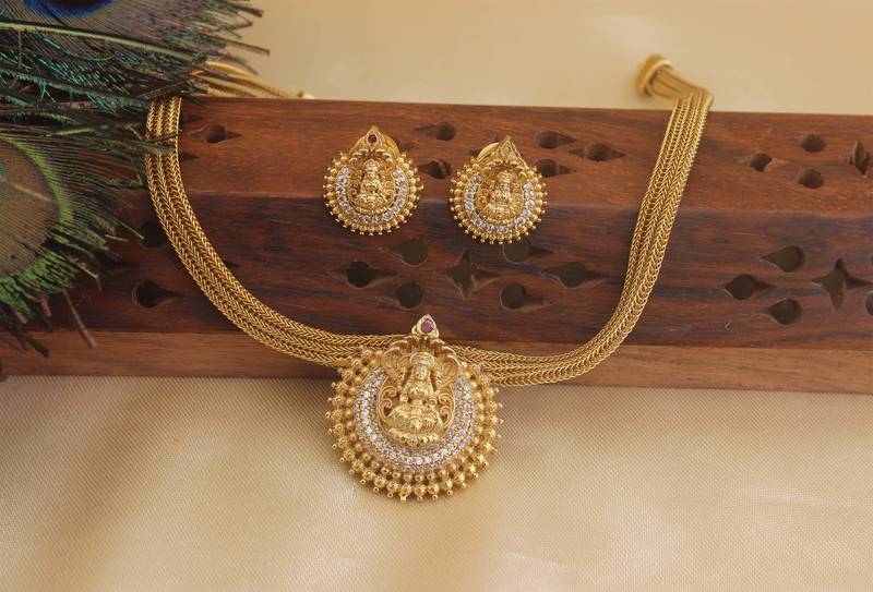 Matte finish temple necklace set