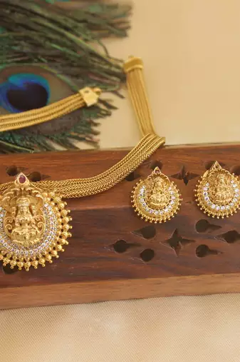 Matte finish temple necklace set