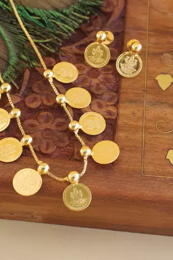Kerala style gold plated kasu necklace set