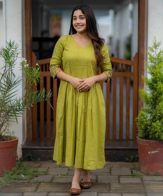 floral embroidered green v-neck  cotton anarkali kurti 1