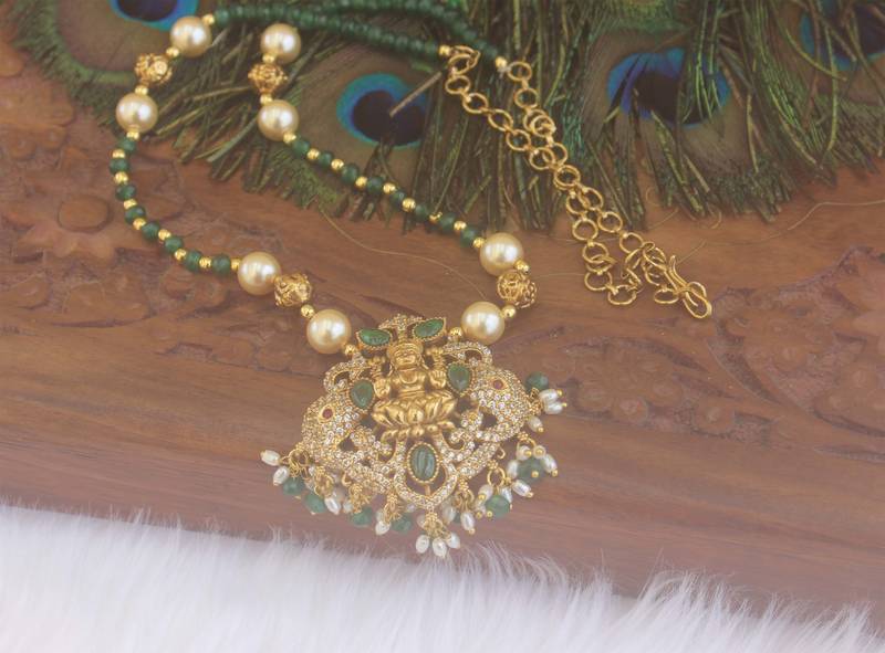 Gold plated temple hand made beads pendant necklace