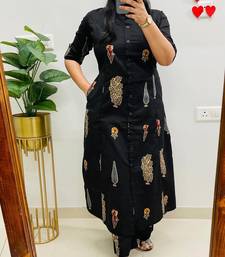 Aaysa floral printed black round neck pure cotton a-line kurta with trouser