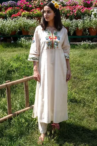 Aaysa floral embroidered white round neck silk anarkali kurta with trouser