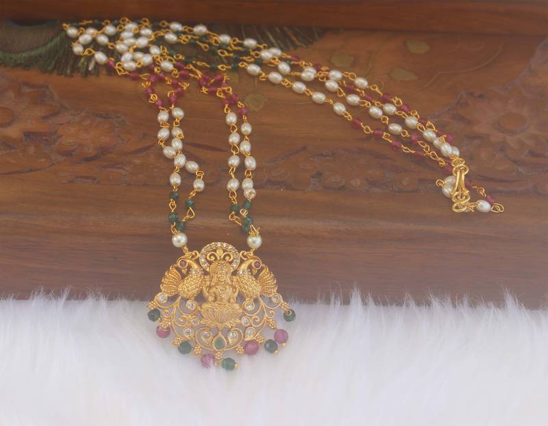 Handmade temple pearl beads necklace