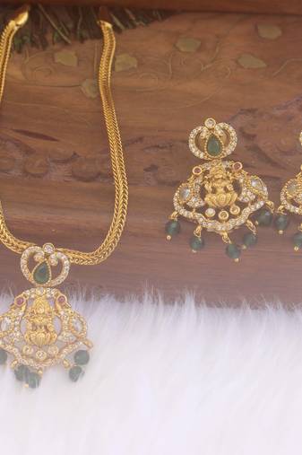 Matte finish temple beads necklace set