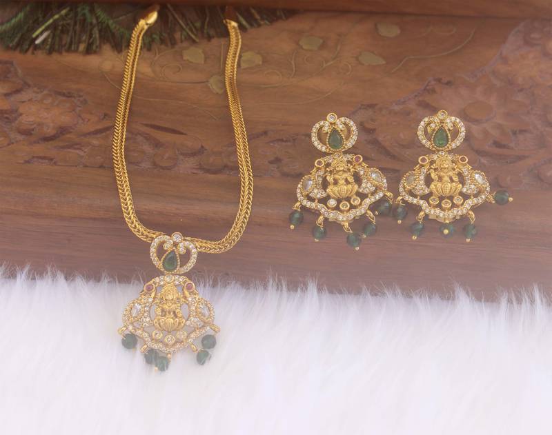 Matte finish temple beads necklace set