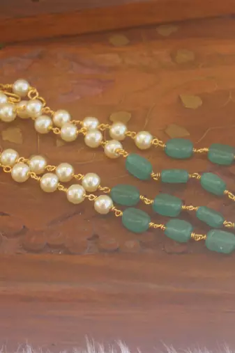 Handmade pearl beads necklace