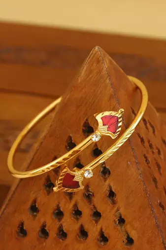 Kerala style gold plated palakka kada