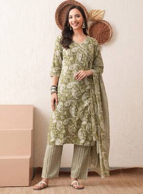 Women printed rayon occasional green straight kurta pant dupatta set 1