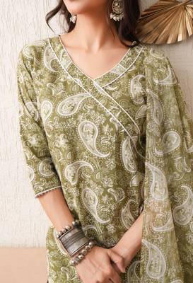 Women printed rayon occasional green straight kurta pant dupatta set 3