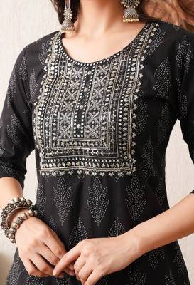 Gold embroidered chikankari  pure cotton black straight kurta pant set 4