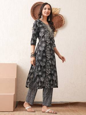 Gold embroidered chikankari  pure cotton black straight kurta pant set 4