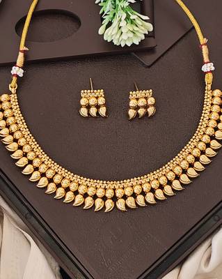Traditional gold plated leaf design necklace set with earrings 1