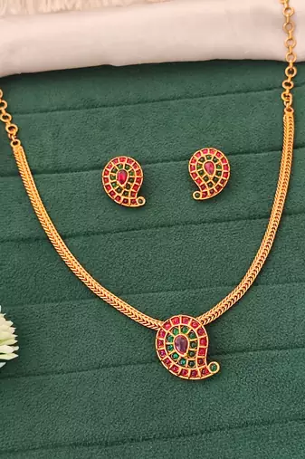 Elegant gold plated paisley jewelry set with multicolored stones – necklace and earrings for her