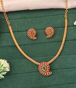 Elegant gold plated paisley jewelry set with multicolored stones – necklace and earrings for her