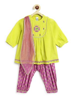 Green embroidered viscose kurta set 2