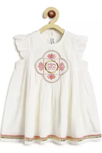 White embroidered viscose kurta set