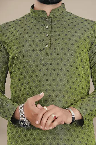 Green jacquard straight men's kurta pyjama