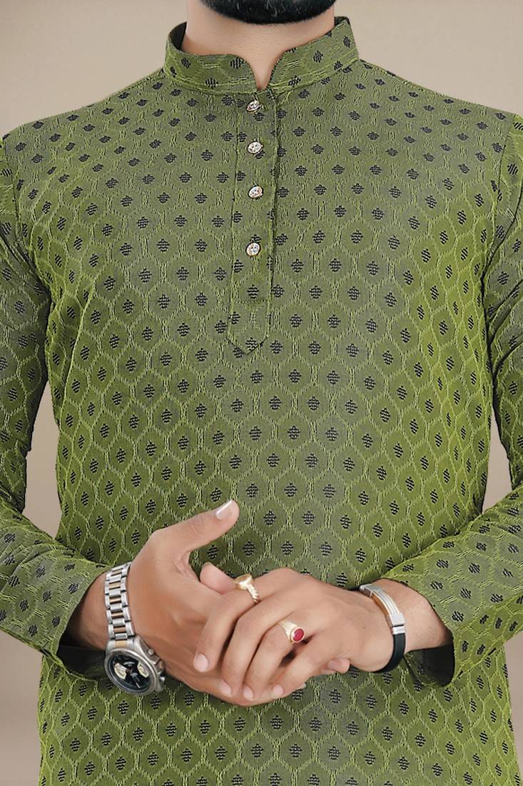 Green jacquard straight men's kurta pyjama
