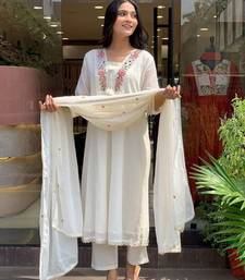 Floral embroidered white v neck pure cotton kurta with trouser & dupatta set