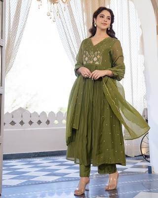 Floral embroidered green v neck  cotton kurta with trouser & dupatta set 1