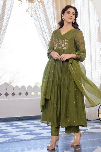 Floral embroidered green v neck pure cotton kurta with trouser & dupatta set