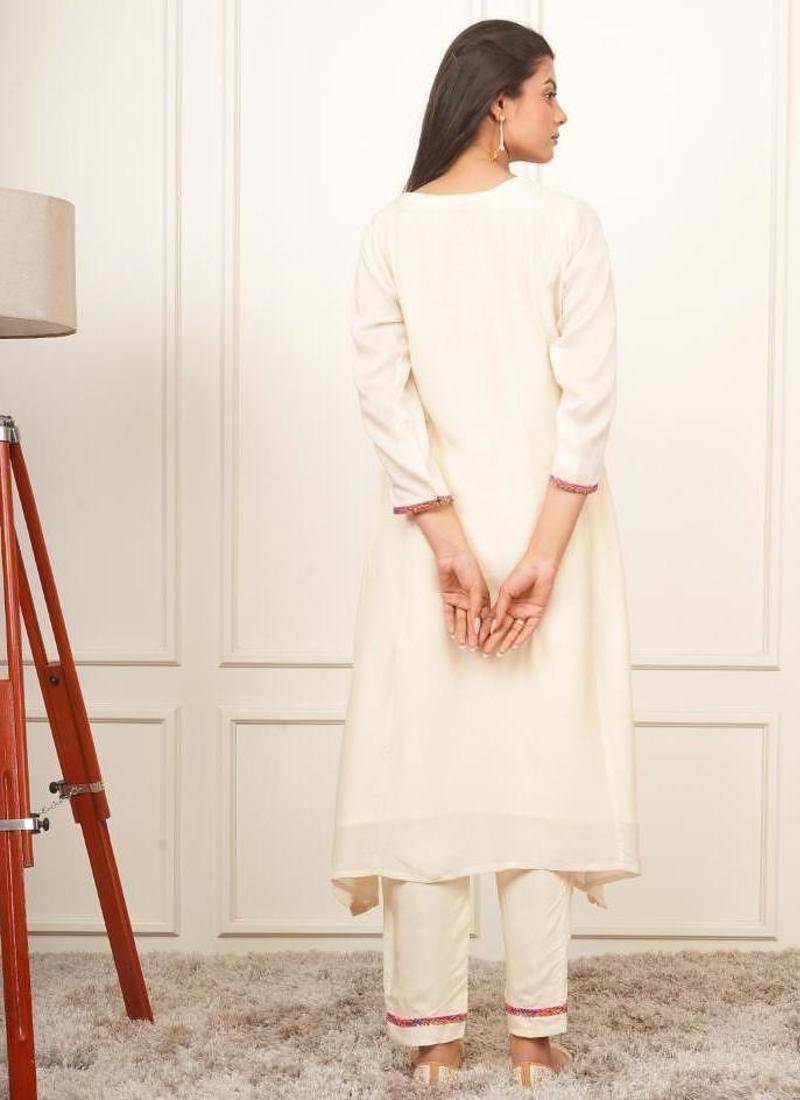 White kali kurta set with fida dupatta