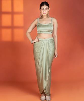 Green embroidered silk skirt set 2