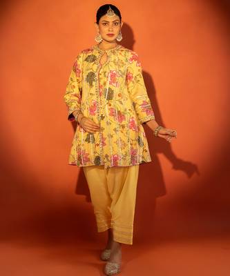 Yellow embroidered cotton silk kurta set 1