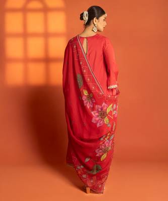Red embroidered cotton silk kurta set 2