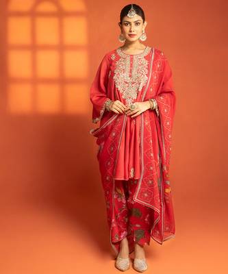 Red embroidered cotton silk kurta set 4