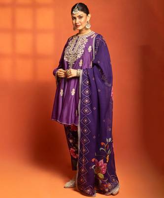 Purple embroidered cotton silk kurta set 4