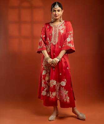 Red embroidered cotton silk kurta set 3