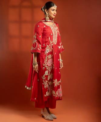 Red embroidered cotton silk kurta set 5