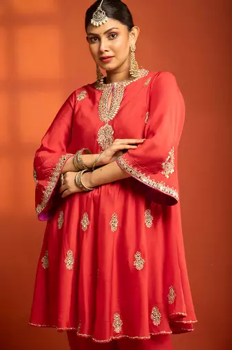 Red embroidered cotton silk kurta set