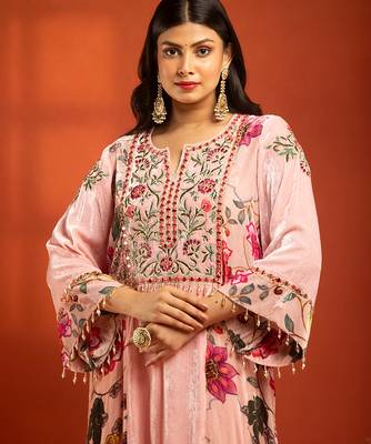 Pink embroidered silk kurta set 3
