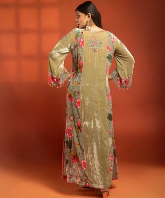 Green embroidered silk kurta set 3