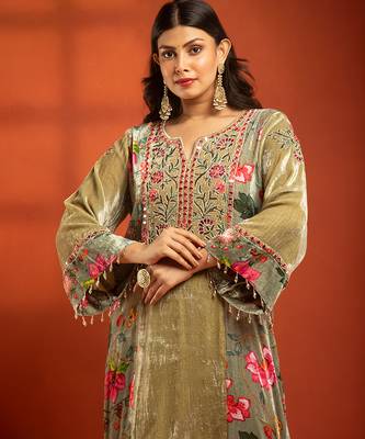 Green embroidered silk kurta set 4