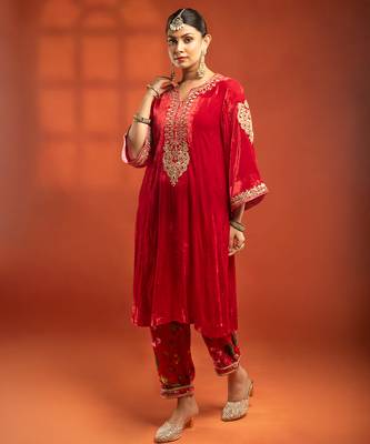 Red embroidered silk kurta set 2