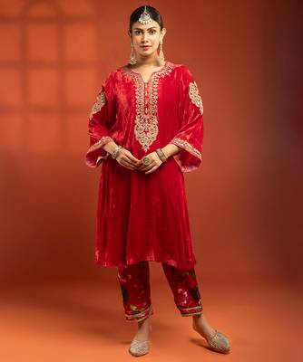 Red embroidered silk kurta set 5