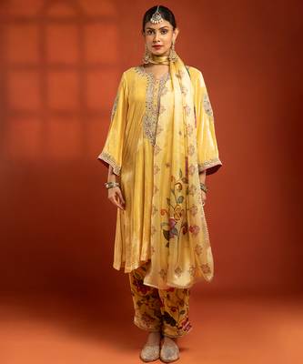 Yellow embroidered silk kurta set 1