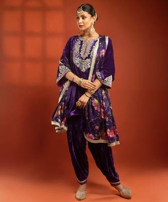 Purple embroidered silk kurta set 2